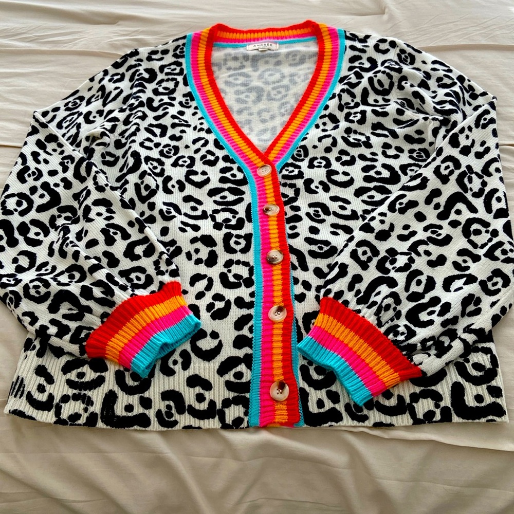 Cardigan in leopard print and rainbow trim